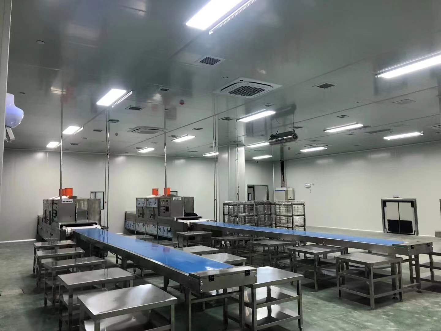 如何改造2500人职业学校食堂厨房设备的工程设计方案？